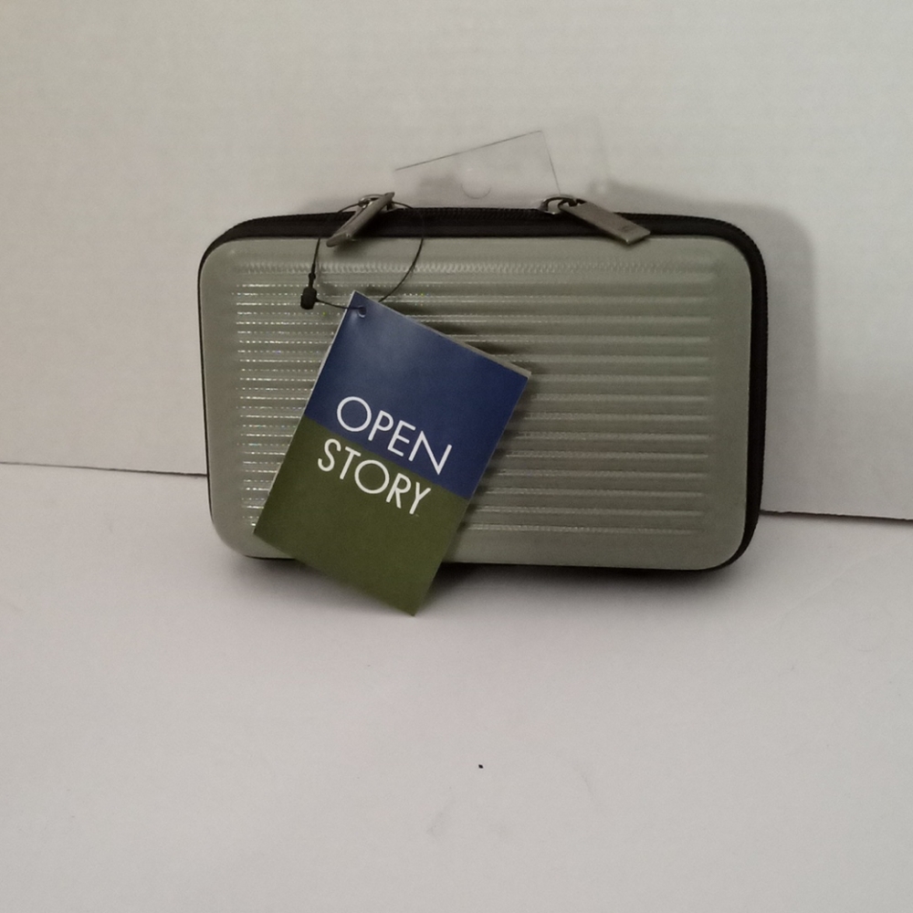 Hardside mini case